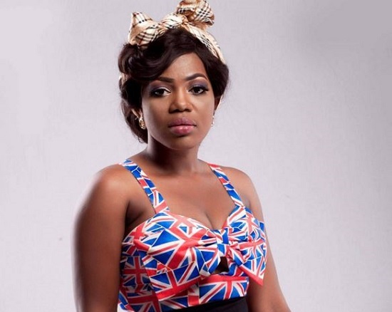 I don’t have grey hair on my ‘toto’-Mzbel says as she shows her private part on camera