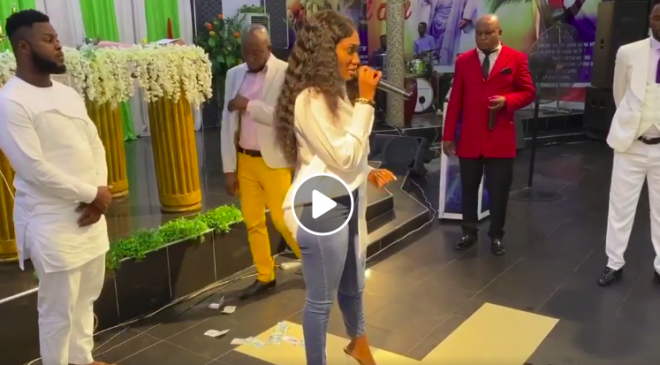 It was an honor to worship with Prophet Akwasi Appiah at Newlife kingdom Chapel  – Wendy Shay (+Video)