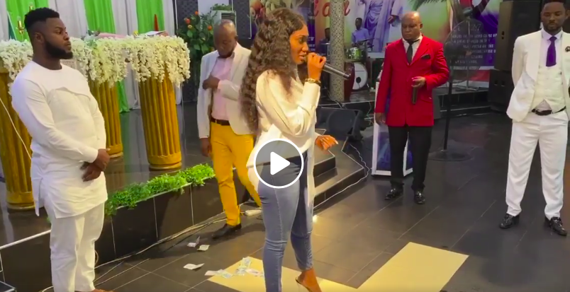 It was an honor to worship with Prophet Akwasi Appiah at Newlife kingdom Chapel  – Wendy Shay (+Video)