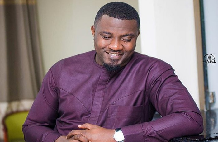 Allegations that Kwesi Arthur dates and extort cash from multiple ladies doesn’t hold water – John Dumelo