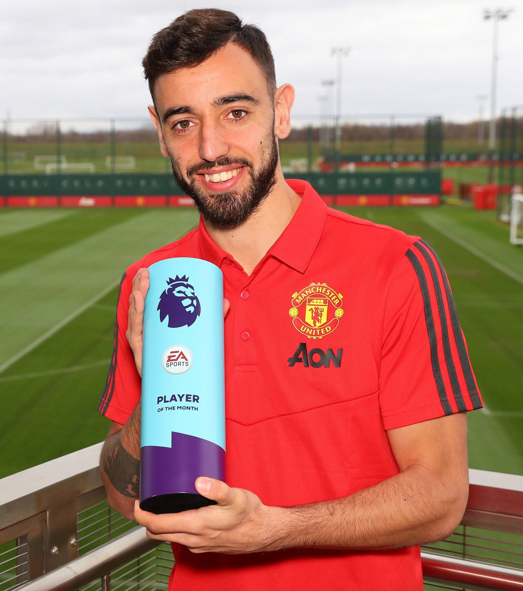 Fernandes named EPL Player of the Month