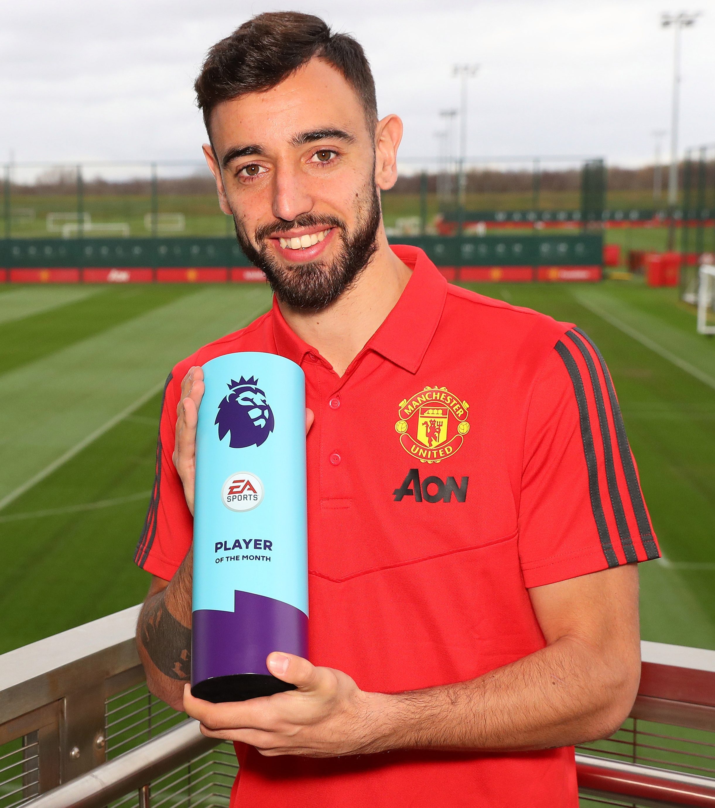Fernandes named EPL Player of the Month