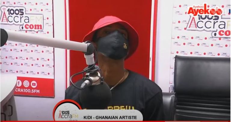 Kidi sacked from radio interview for reporting late (VIDEO)