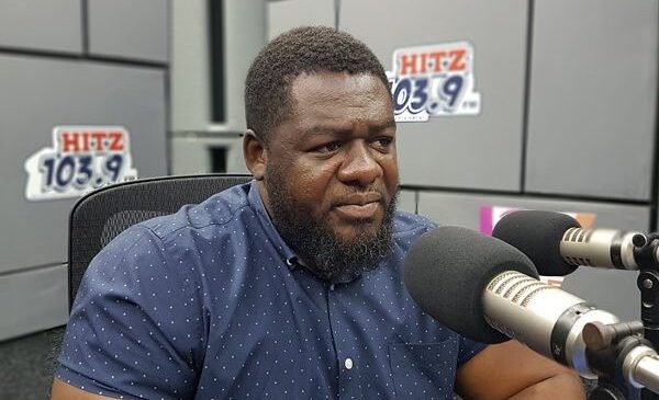 Only impotent men can manage female artistes – Bulldog insists