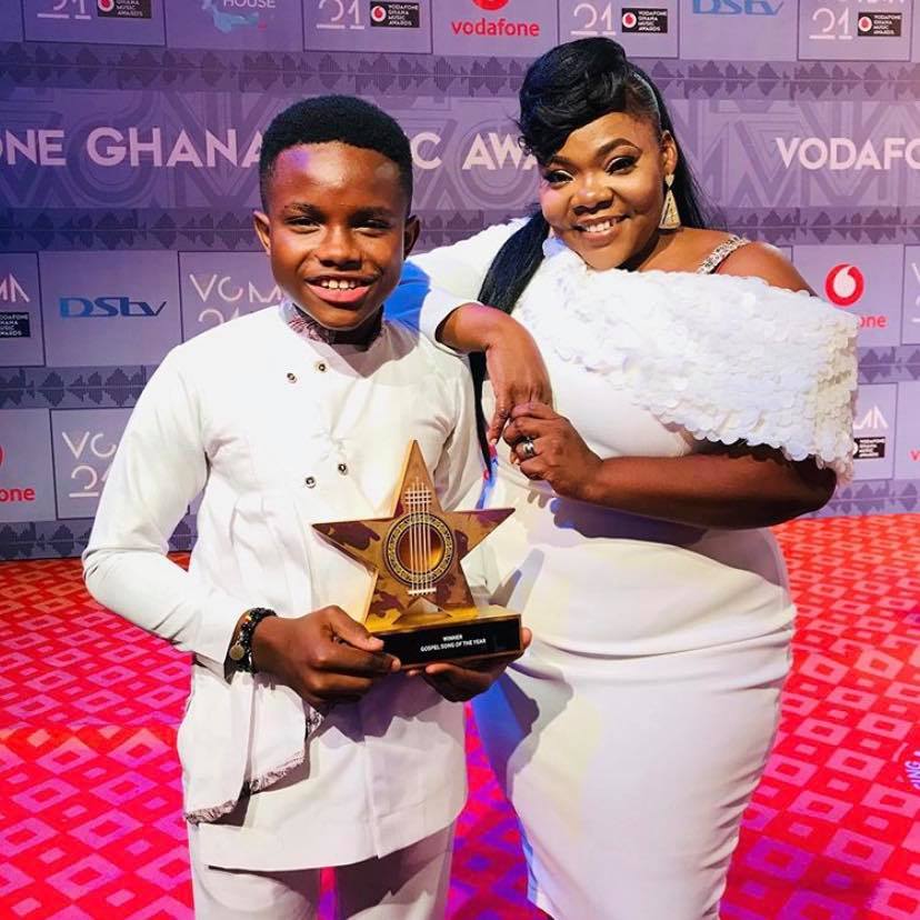 Nhyiraba Gideon becomes the youngest winner at the VGMA since it inception ? (+Video)
