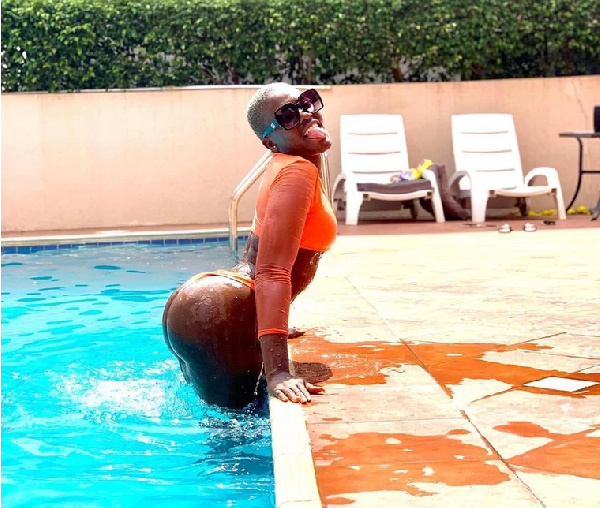 Medikal drops wild bikini photo of Fella Makafui to wish her happy birthday