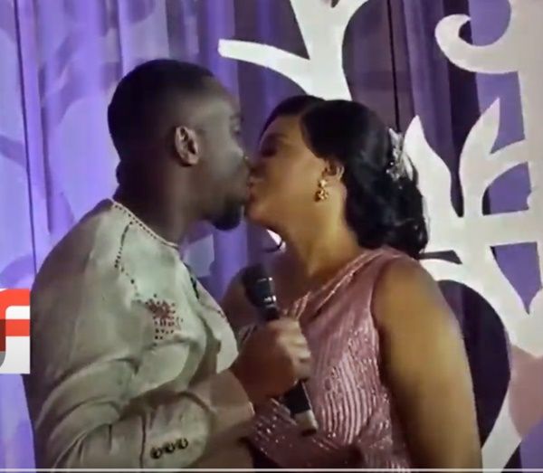 VIDEO: How A Virgin Joe Mettle Locked Lips, Kissed His Wife – VIDEO