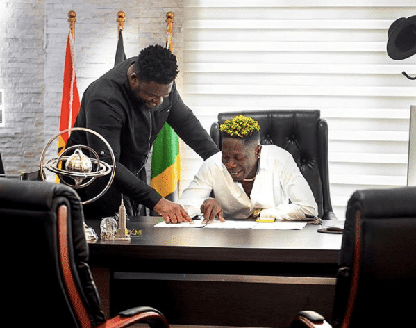 Shatta Wale reacts to reports that he has sacked Bulldog