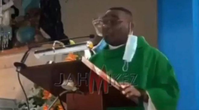 Pastor blasts church members for contributing only GHS1,155 in offertory on Sunday Service