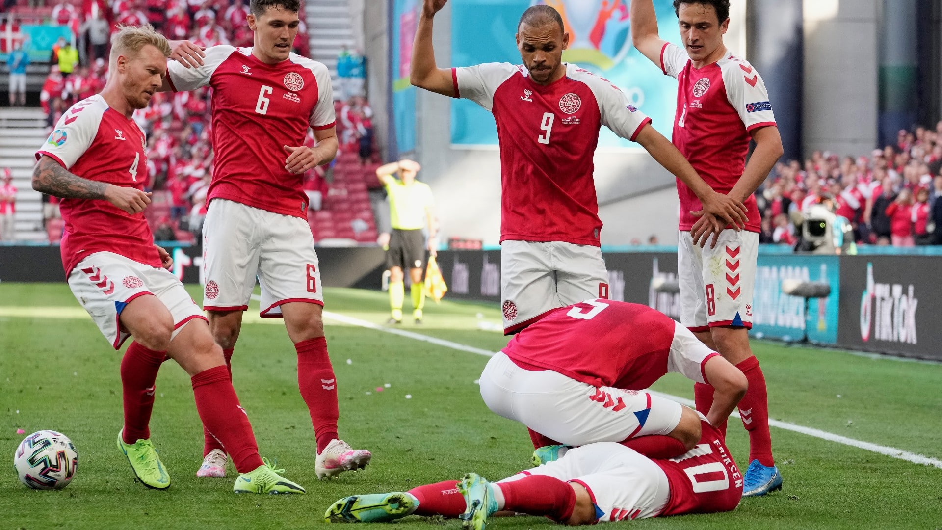 Euro2020: Denmark vrs Finland Match Halted After Christian Eriksen Collapses