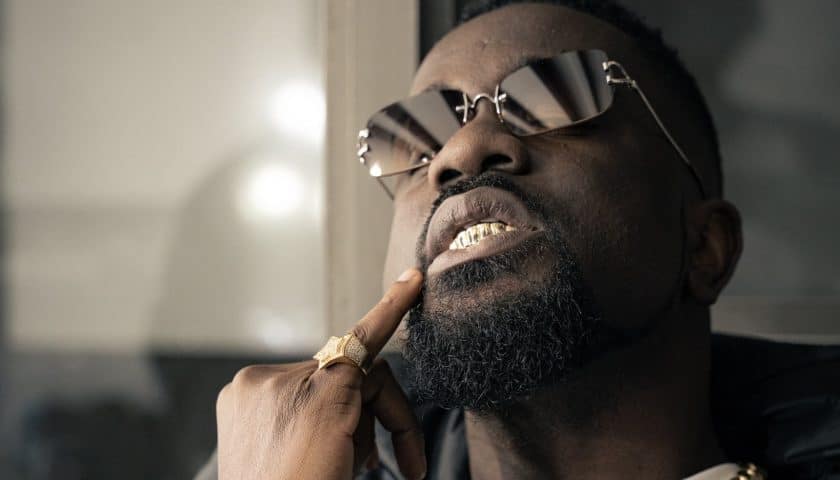 “There’s been a hold-up” – Sarkodie announces change in ‘No Pressure’ album release date