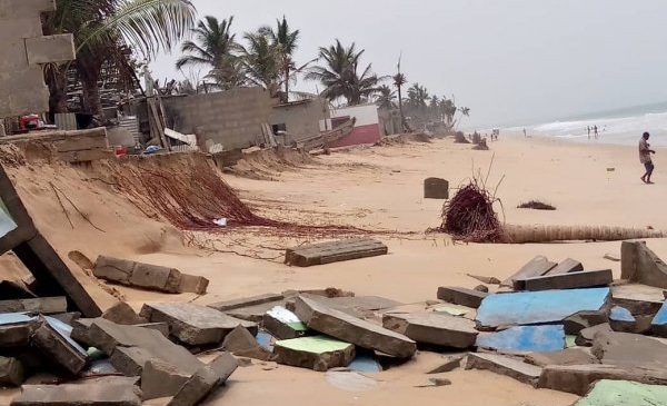 Tidal waves destroy homes on KEEA coast