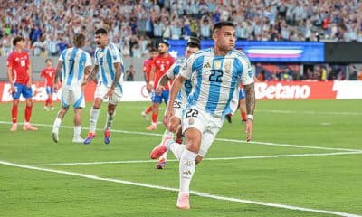 Argentina secures Copa América progression with a late winner against Chile