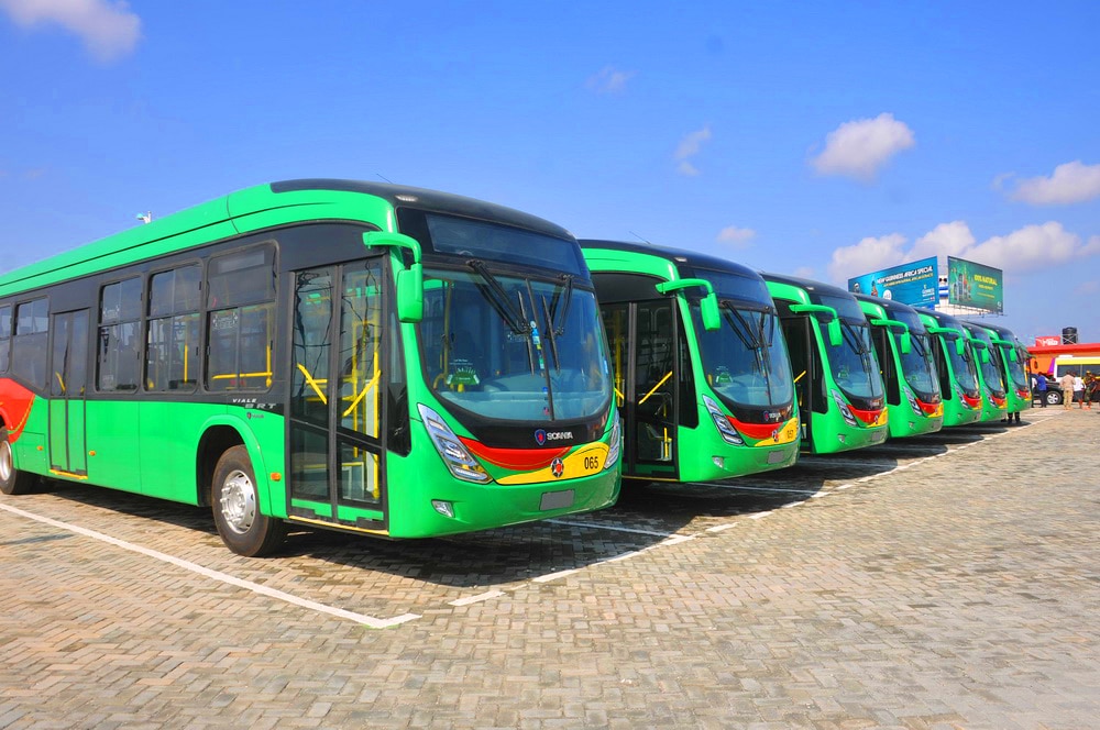 Aayalolo Buses Take New Route Through Accra Traffic Under Contra-Flow System